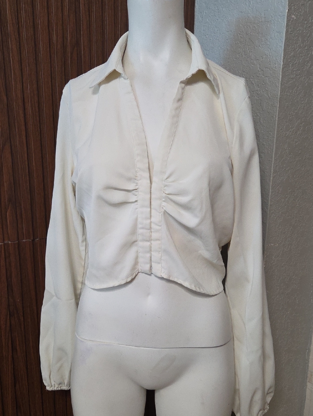 White V-Neck Popover Blouse Collar Shirt Size L New Moda Usa.